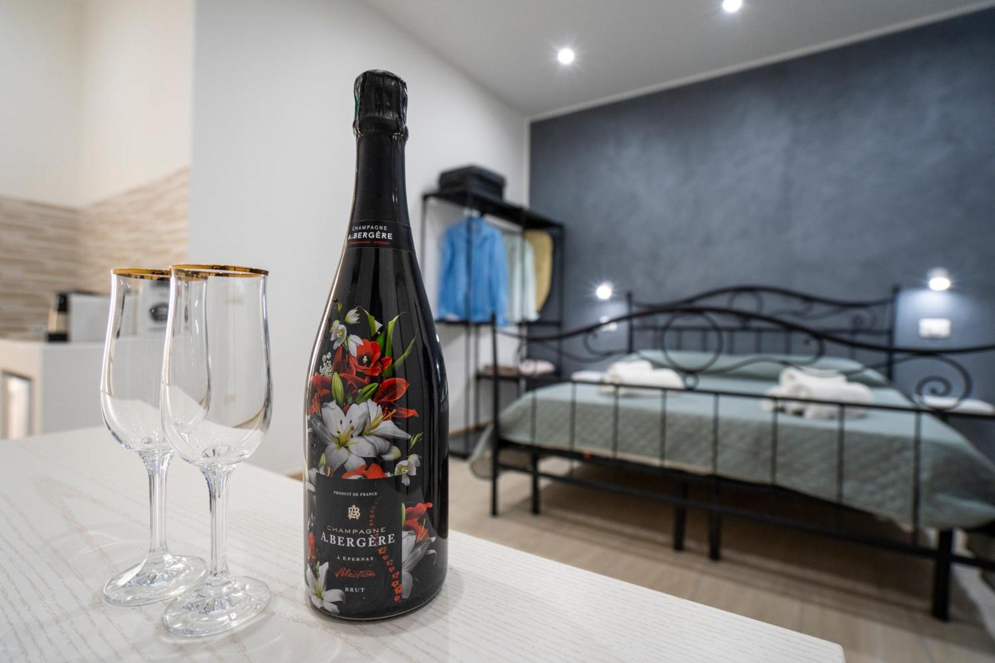 Saverio'S Apartment トロペーア エクステリア 写真